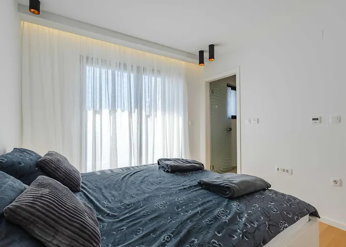 Aurelius Luxury * Njivice