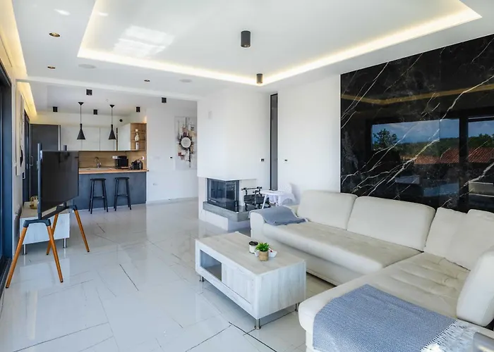 Aurelius Luxury * Njivice