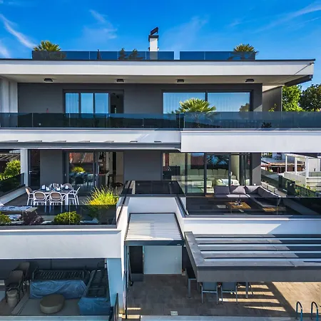 Aurelius Luxury Apartment *