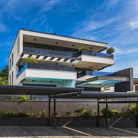 Aurelius Luxury *