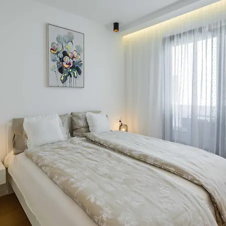 Aurelius Luxury Apartment *