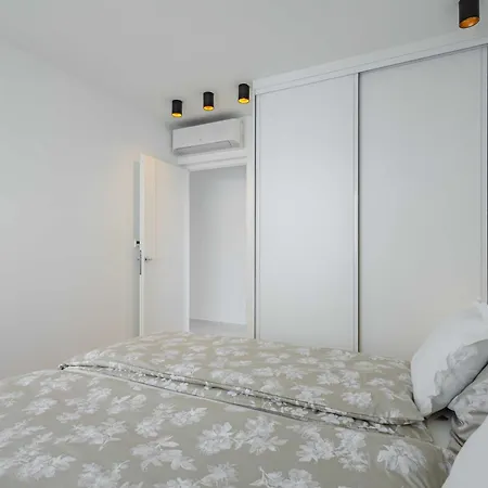 Aurelius Luxury *